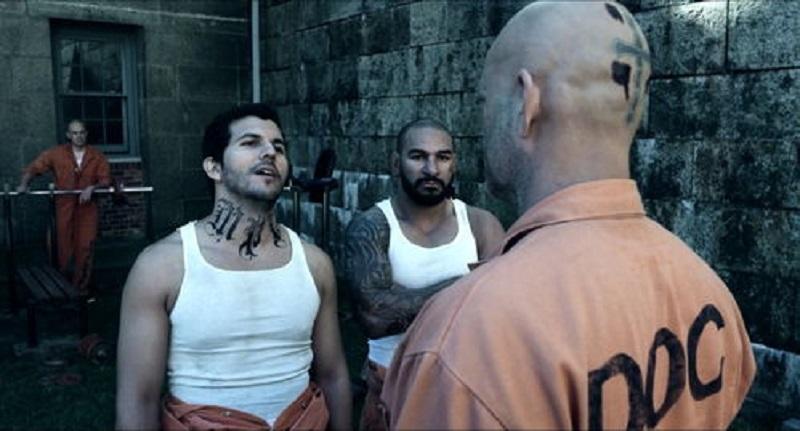 回顾美国黑老大监狱生活13名女狱警投怀送抱为他产下5个儿女