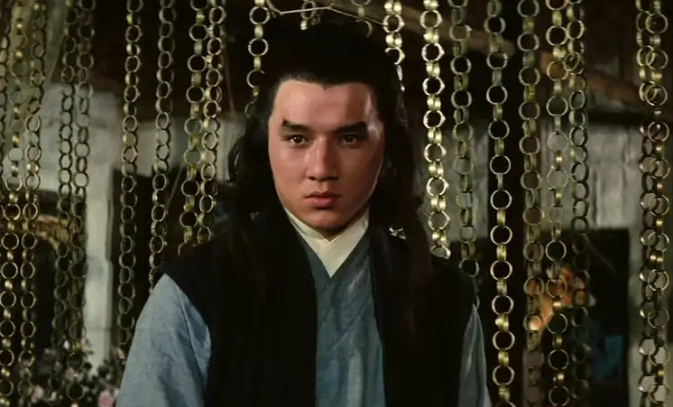 经历了从各类龙套角色开始的磨炼,狄龙饰演起各类古装武侠剧的重要
