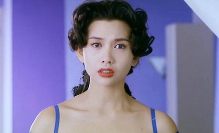 回顾古惑仔8位大嫂现状有人路边摆摊有人身家亿万