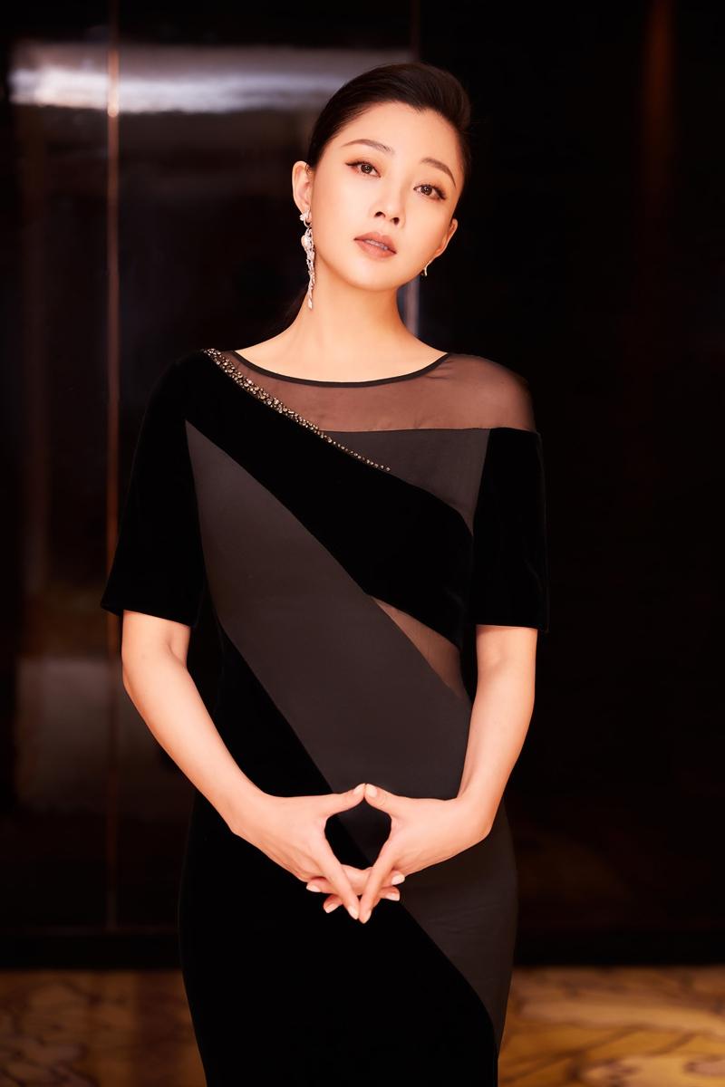 的身材管理那真是一个赛一个的好,内娱腿精关晓彤,巨肺小天后邓紫棋