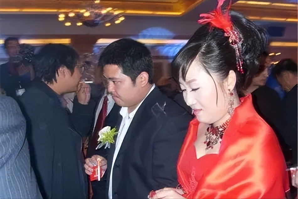 回顾赵本山女儿赵玉芳:不顾反对倒贴300万下嫁,结婚15年被宠成宝