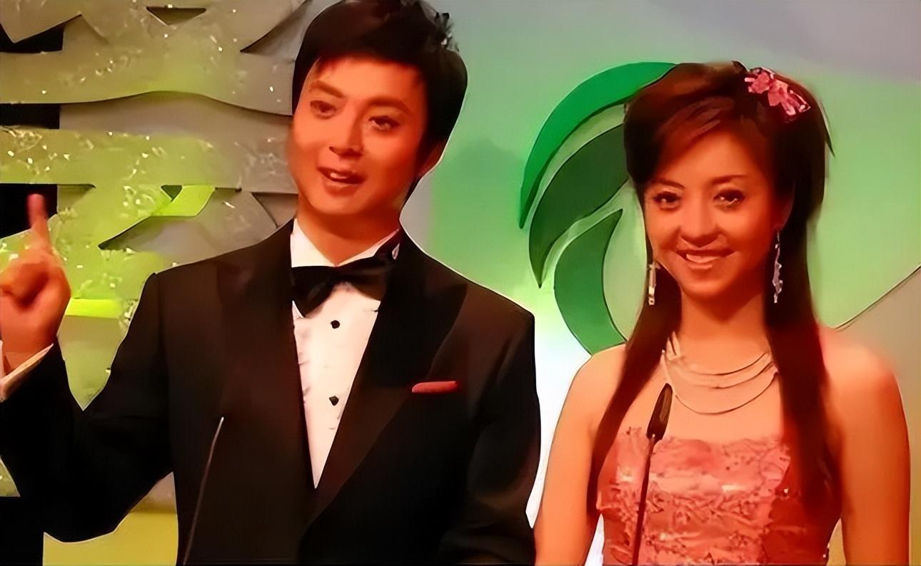 回顾主持人佟瑶醉酒内急下车方便10分钟后只剩一只高跟鞋