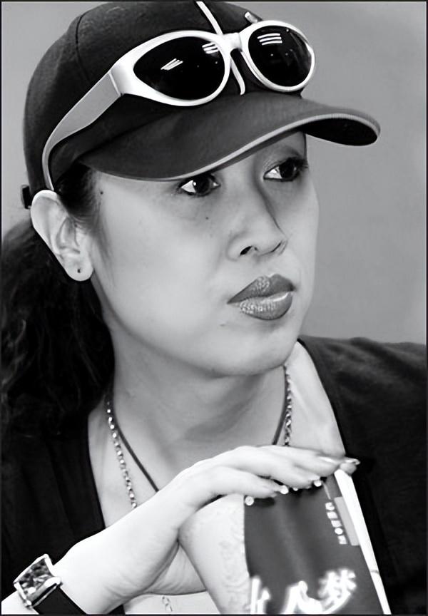 回顾我国首位变性人张克莎嫁大32岁富商丈夫死后留一纸拆穿她