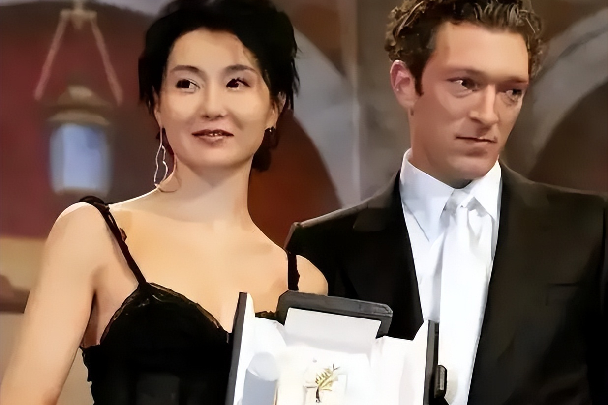 回顾张曼玉息影18年独居贫区不婚无子58岁活得太飒了