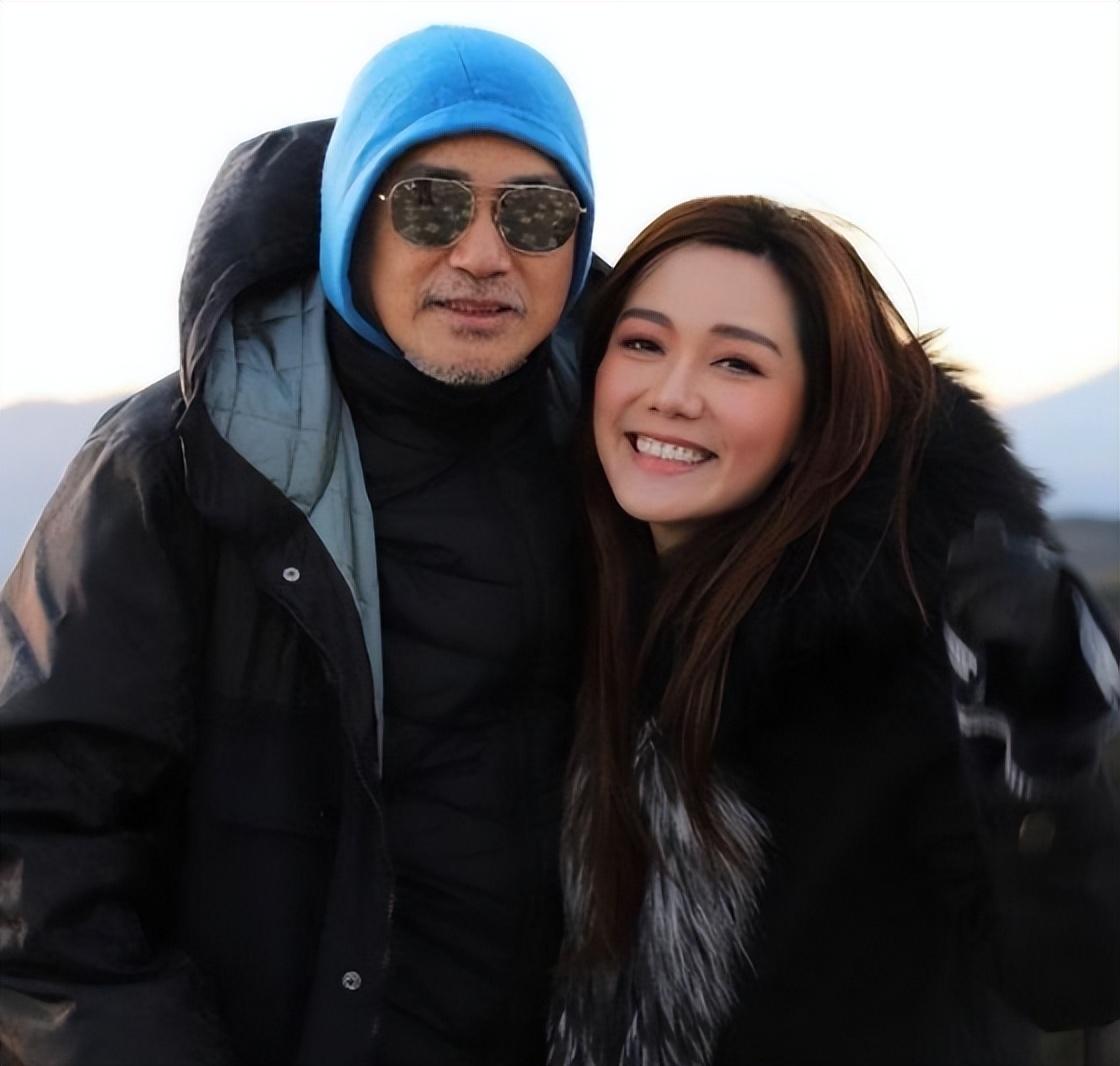 结婚,相爱至今,婚后有两个女儿,大女儿汤洛雯如今已经成为了一名演员