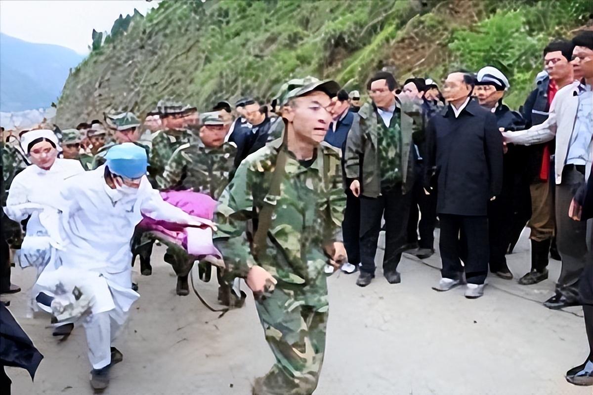 2005年4月,宋馨懿出生于四川平武的一个小镇上,父母在当地餐厅打工,一