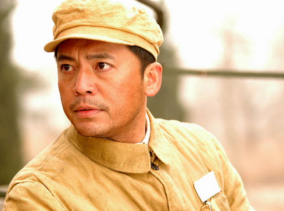 亮剑赵政委为何出道38年零绯闻看看妻子是谁就知道了