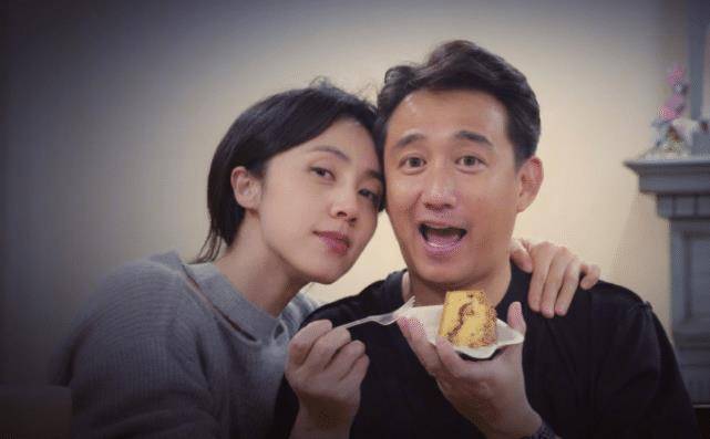 黄磊和孙莉的爱情故事,就像一部温暖人心的电影,从意外的相遇到深情的