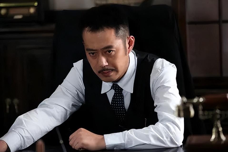 他是演艺圈渣爹代表人到中年一炮而红戏外却是女儿奴