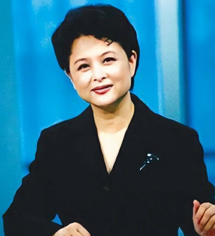 回顾客死他乡的8位明星个个令人惋惜其中有两位央视主持人