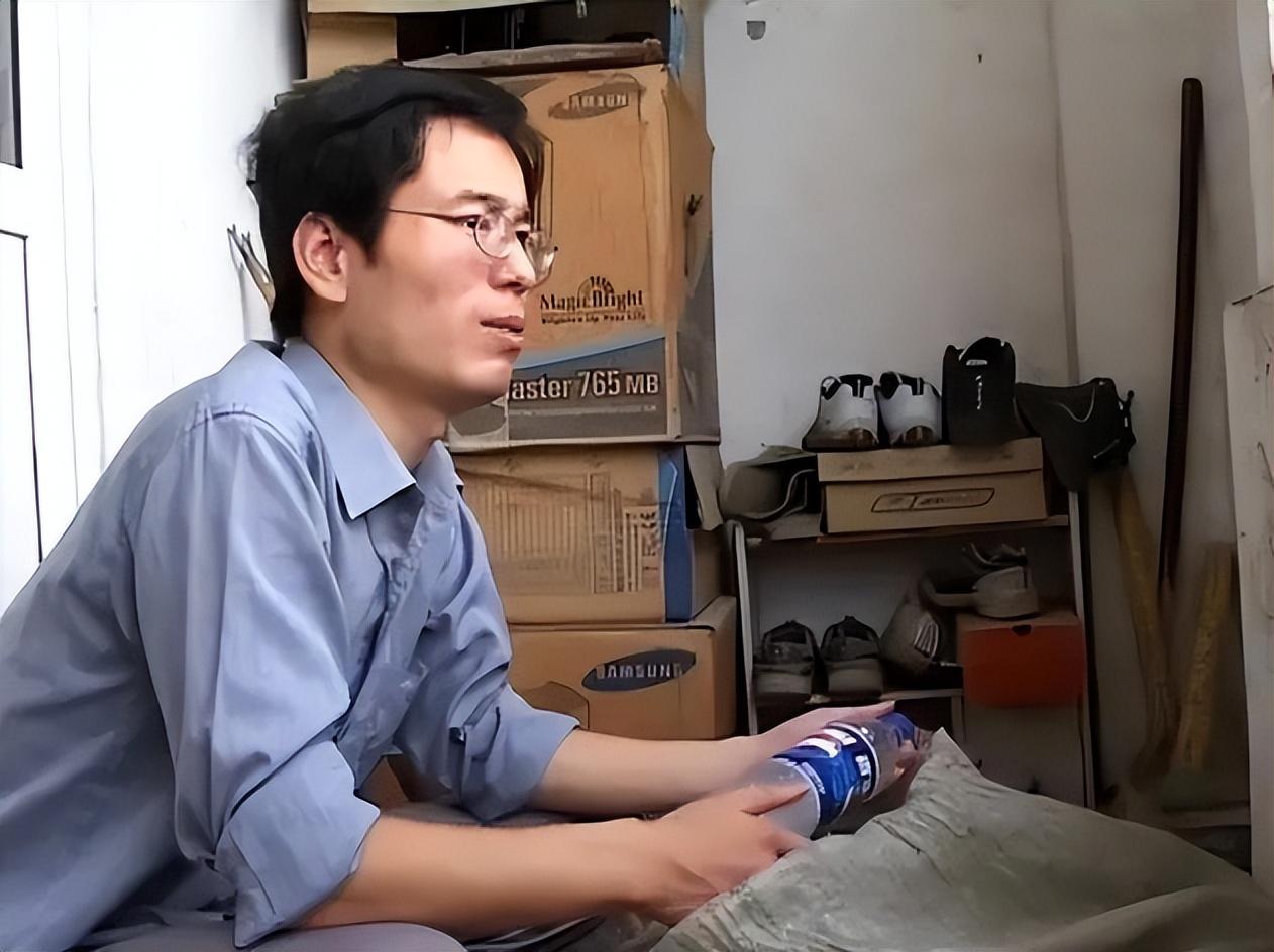 回顾:父亲拼命把儿子供成大学生,毕业后月薪600,结果如何?