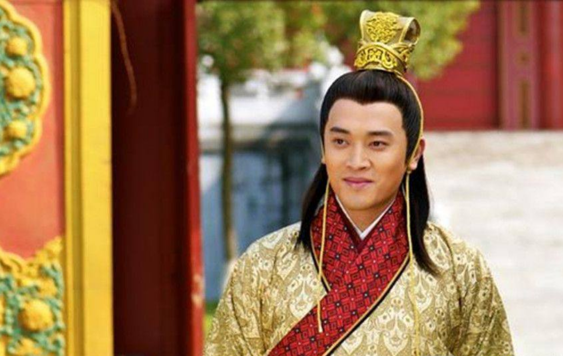 皇帝哀叹中年无子太监听后立即下跪您的儿子已经6岁了