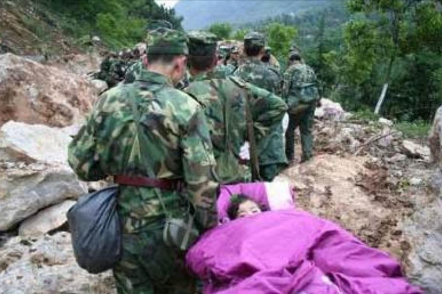 2005年4月,宋馨懿出生于四川平武的一个小镇上,父母在当地餐厅打工,一