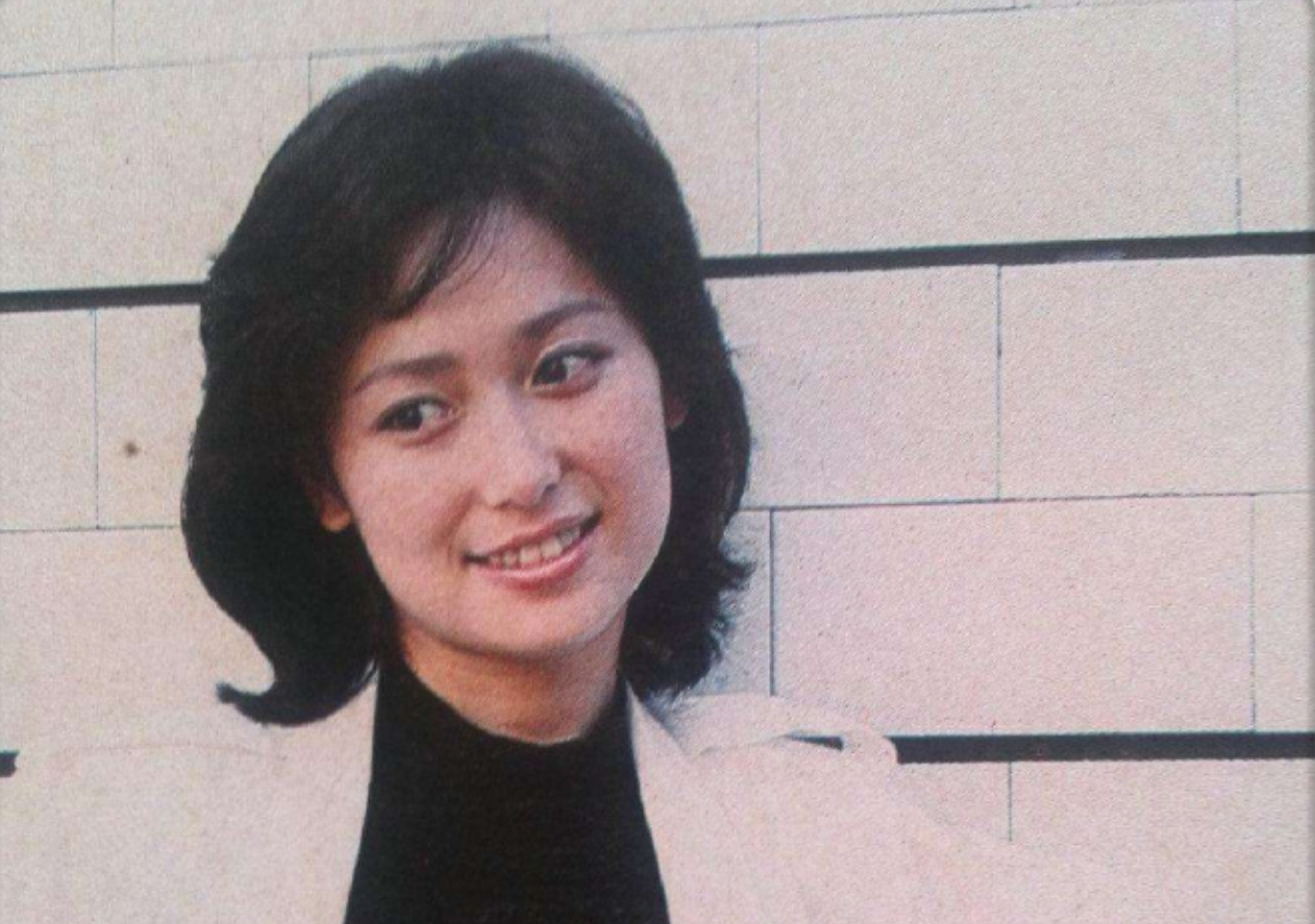 回顾60岁左翎31岁因情满珠江走红后输了婚姻如今二婚很幸福