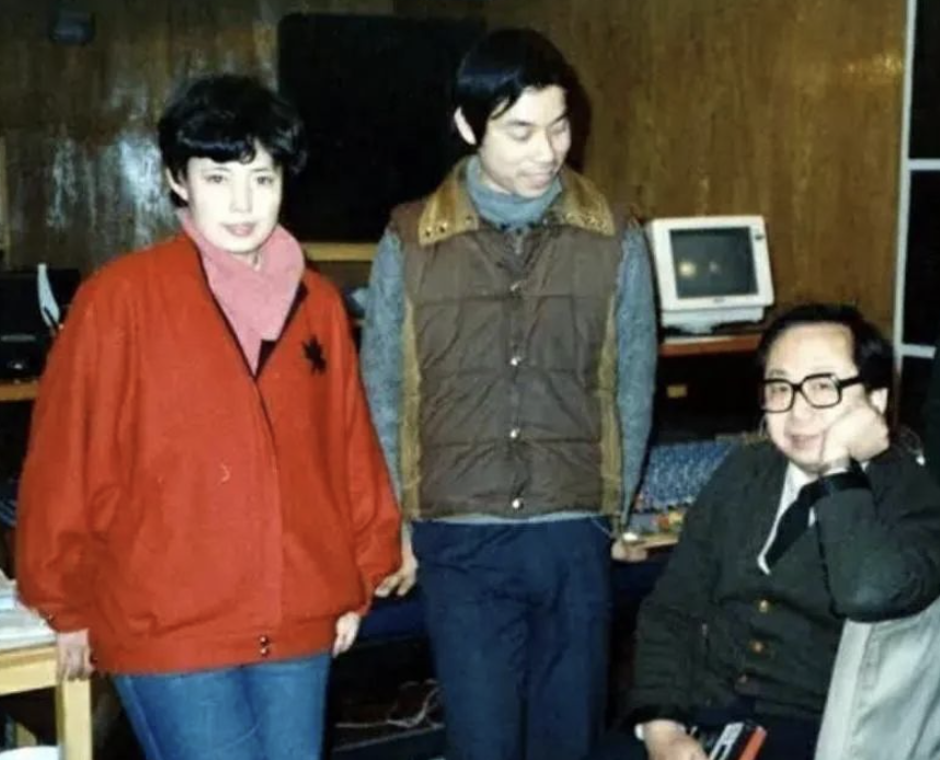 陈力唱红楼梦歌曲爆红丈夫去世后再嫁初恋苦尽甘来