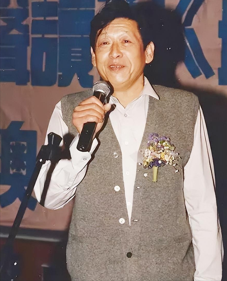 回顾配音毕克离婚又再婚儿子自杀身亡夫妻长期分居悲情离世