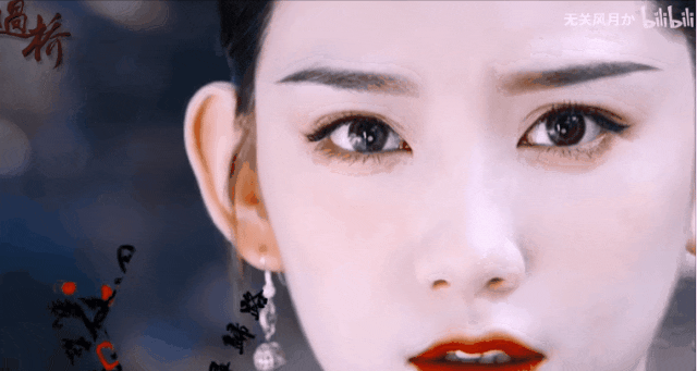 她这是越演越糊了吗