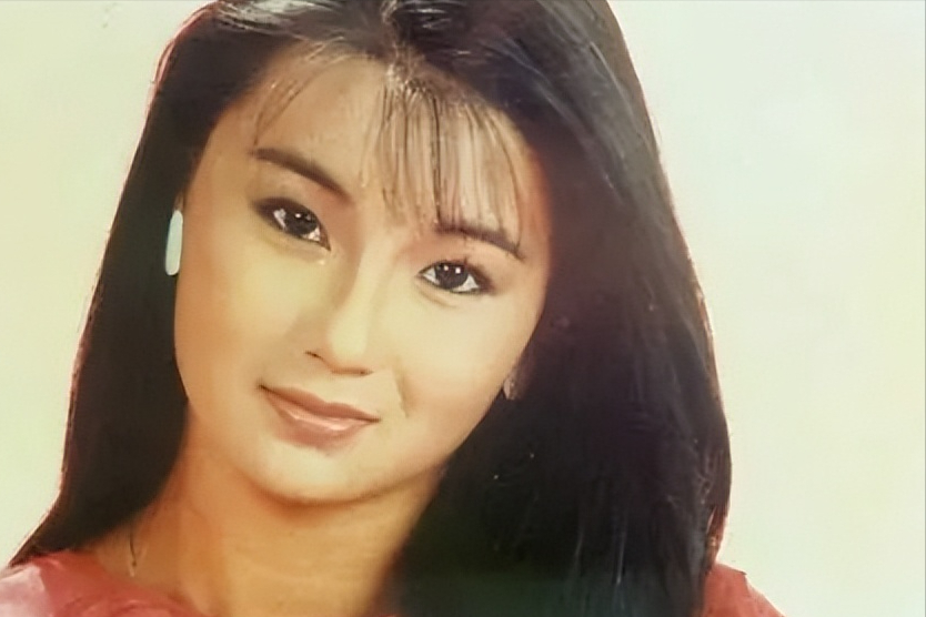 回顾张曼玉息影18年独居贫区不婚无子58岁活得太飒了