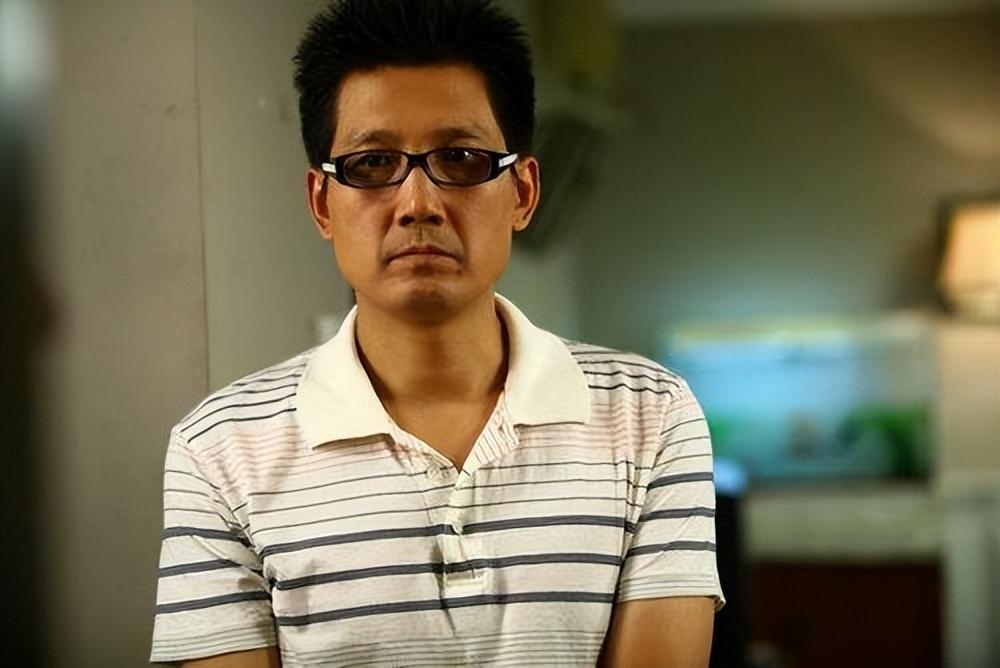 回顾李崇霄病逝1年后女儿一人撑起全家遗孀的做法让人泪目