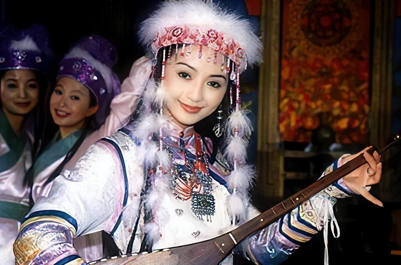 回顾还珠格格12位配角有人去世有人当尼姑物是人非