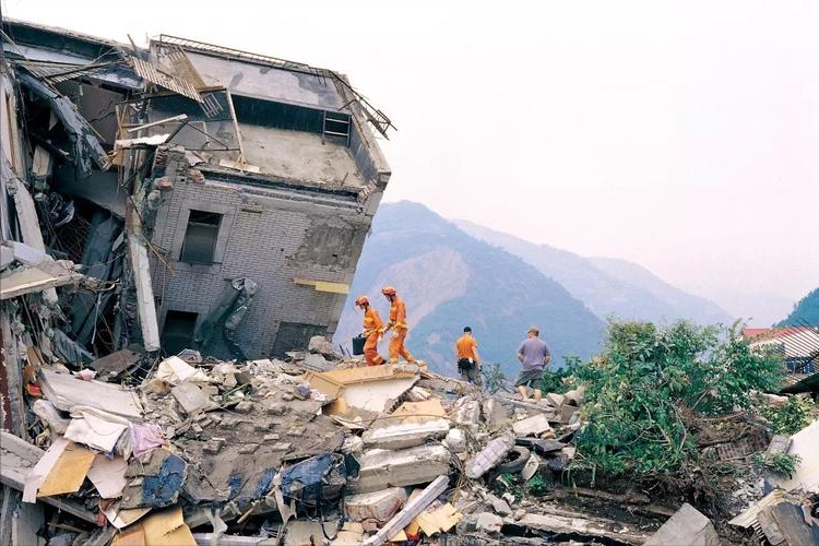 2005年4月,宋馨懿出生于四川平武的一个小镇上,父母在当地餐厅打工,一
