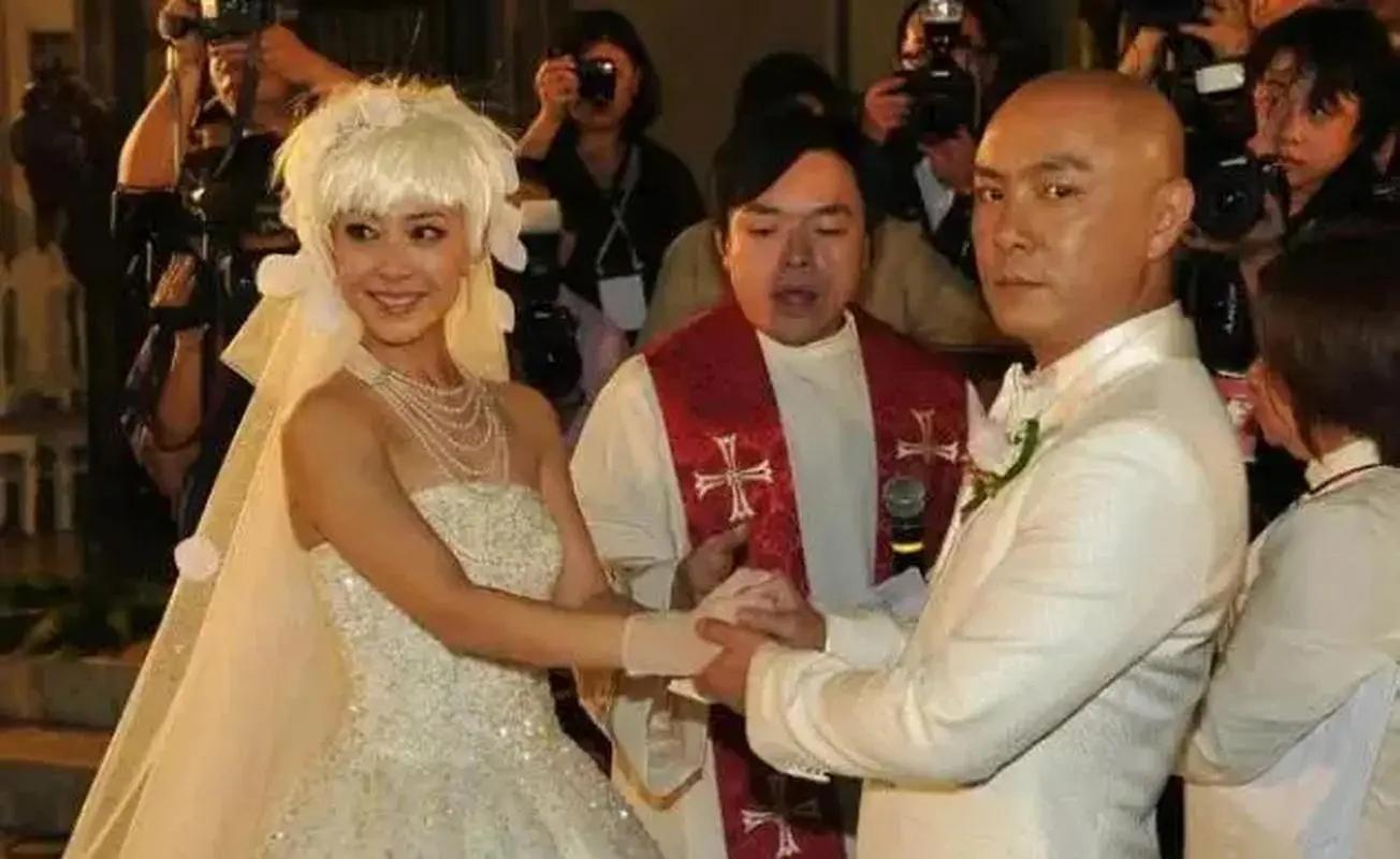 3次婚礼娶同一人相爱27年至今无子宠妻如此的他为何选择丁克