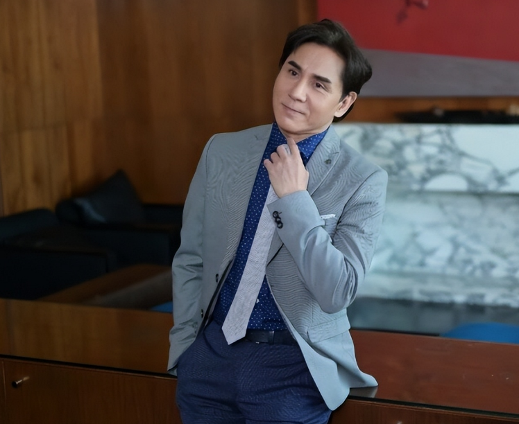 回顾实力强劲却都风光不再消失的8位港台歌手你记得吗