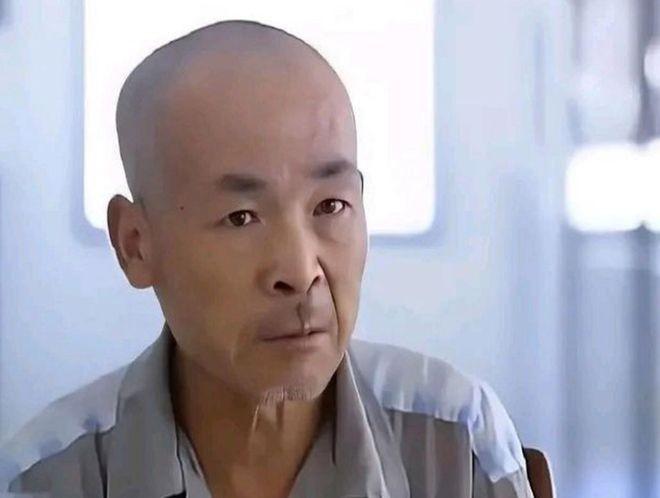 回顾77岁老汉犯盗窃罪被判三年狱警点名发现不对劲