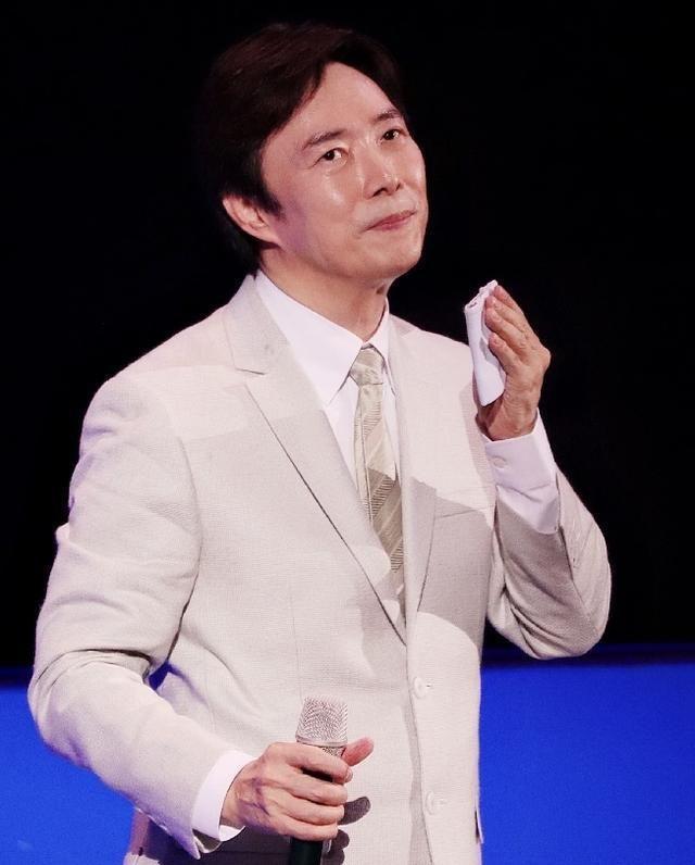 回顾费玉清67岁无妻无子生活肆意如今的生活是他想要的吗