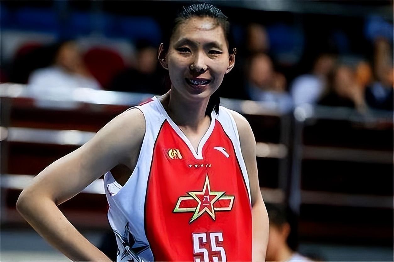 回顾40岁前女篮队长陈楠嫁给2米04公务员生完儿子还复出打奥运