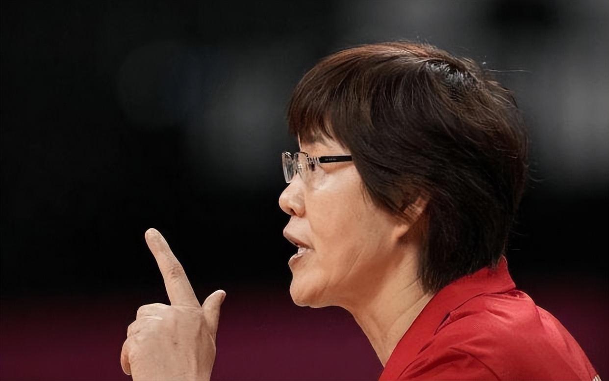 回顾郎平前夫白帆为照顾女儿15年不娶年过六旬再度结婚生子