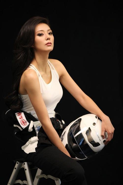 回顾艾尚真到底有着怎样的经历她的丈夫又是谁