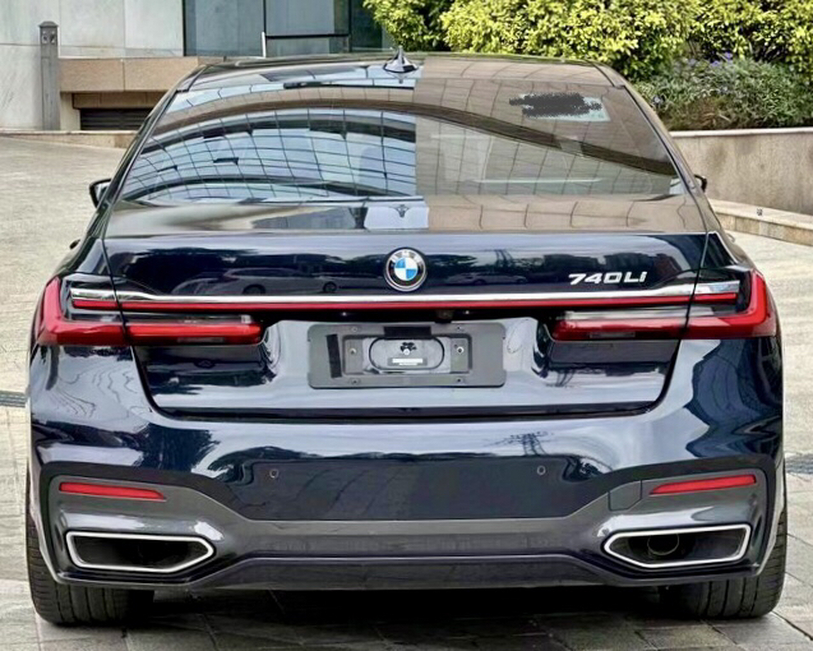 看看2022款的宝马7系,再看看大换代的宝马7系