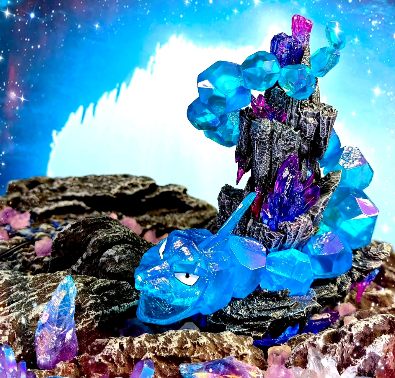 模型欣赏:真新镇 1/20 水晶大岩蛇b,角色出自动漫《精灵宝可梦》,栖息