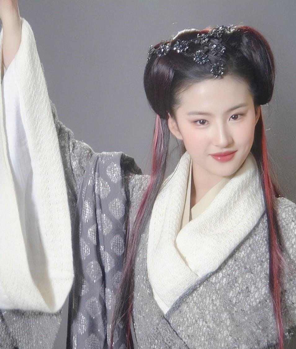 赵灵儿像阴蚀王冲上热搜,红发蛇尾还原游戏,网友直呼笑发财