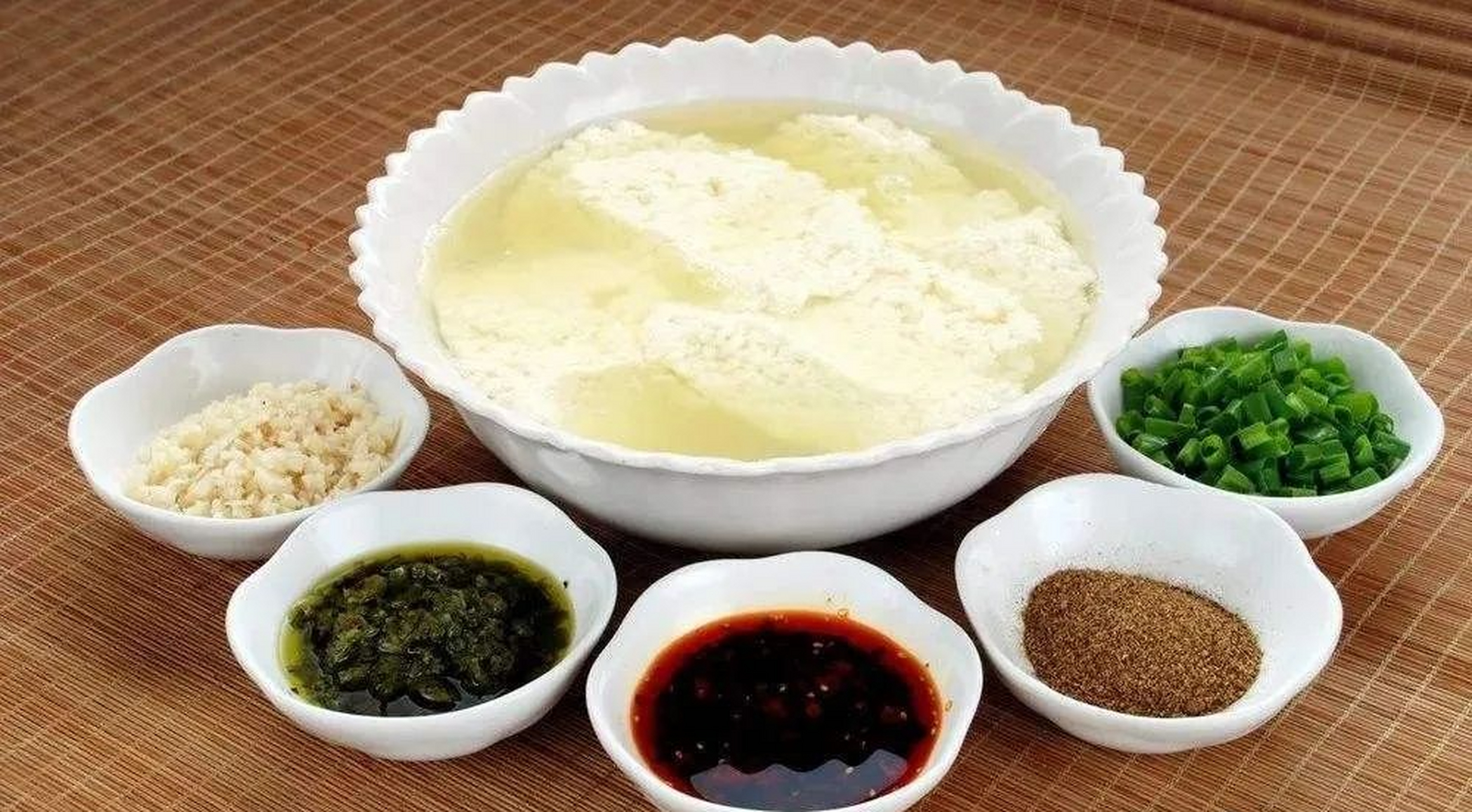 豆花饭看起来很简单,但