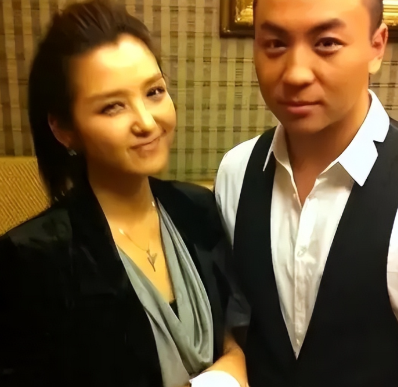 回顾细看如今的释小龙和何洁是什么导致了两人的差距