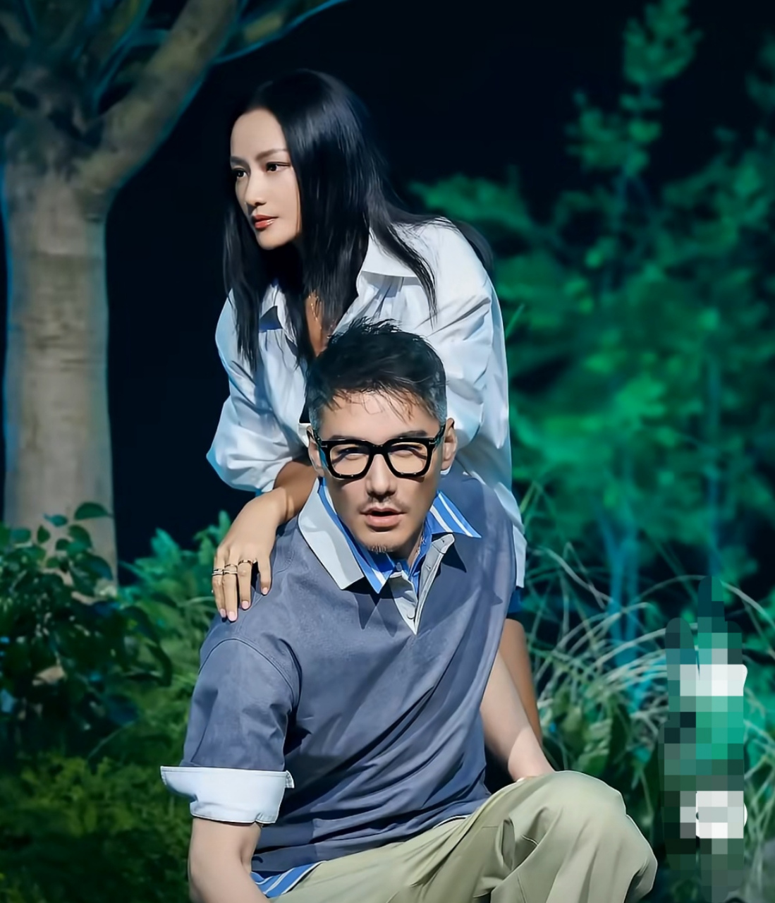 胡兵瞿颖又合体,瞿颖的腿真的绝,颜值更是杠杠滴,50十的状态太牛了