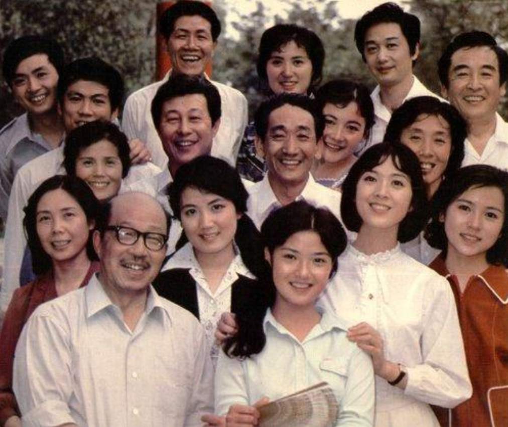 回顾演员温玉娟低调嫁平凡丈夫恩爱几十年晚年生活幸福美满