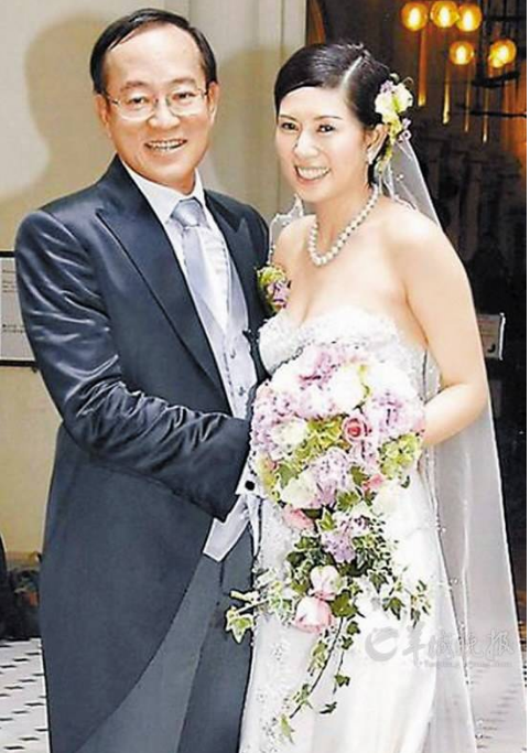 回顾罗慧娟周星驰的一生所爱经历患癌失聪破产45岁悲惨离世