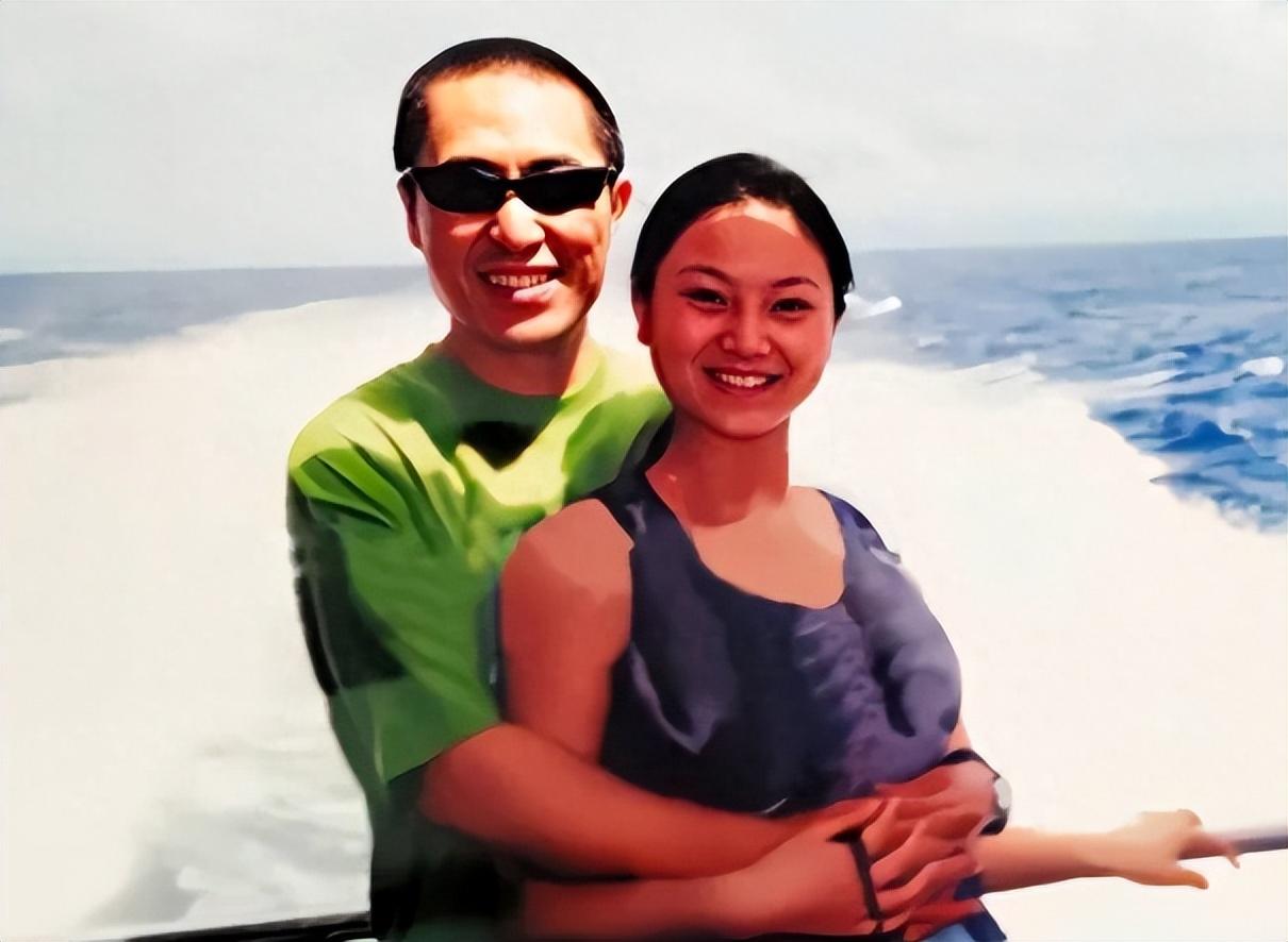 回顾江苏美女陈婷嫁大31岁张艺谋生两儿一女风光背后有心酸