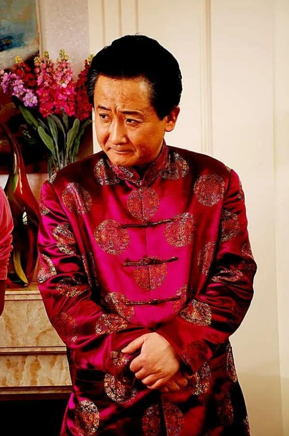 回顾孙凤英为爱息影帮丈夫亲哥还清百万债务对继女视如己出