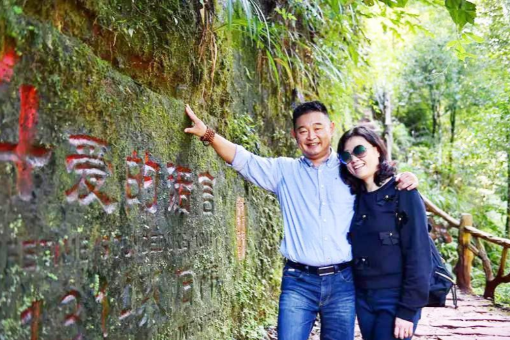 回顾肖东坡和校花妻子离婚后与女商人55天闪婚现生活状况如何