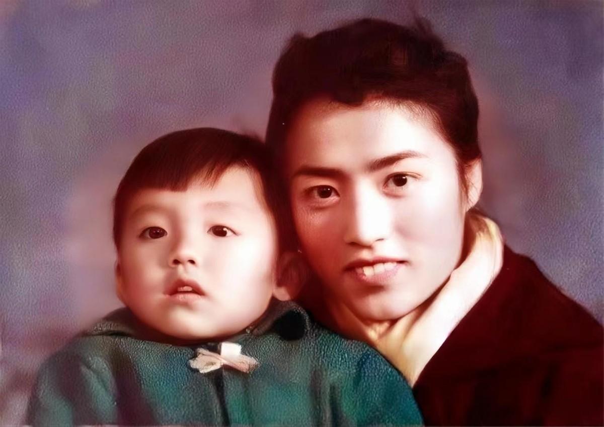 回顾张秋歌两段婚姻无儿无女与母亲关系也不和但生活惬意