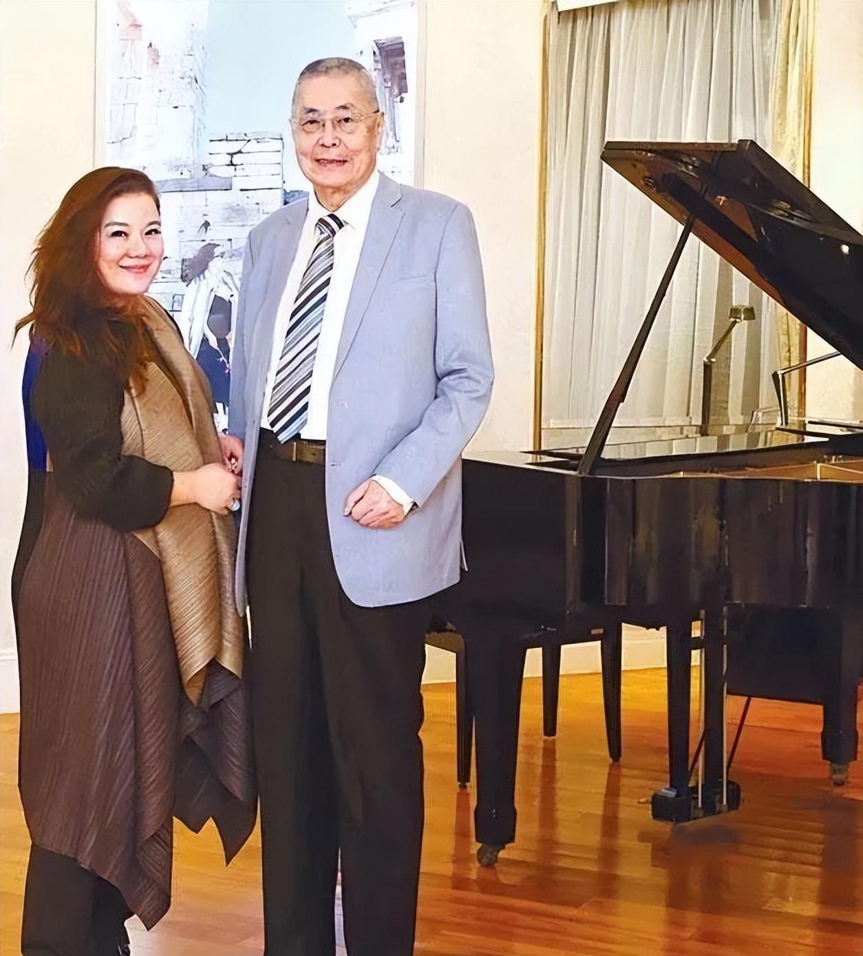 回顾钢琴家刘诗昆76岁娶小36岁爱徒81岁喜得一女83岁想生儿子