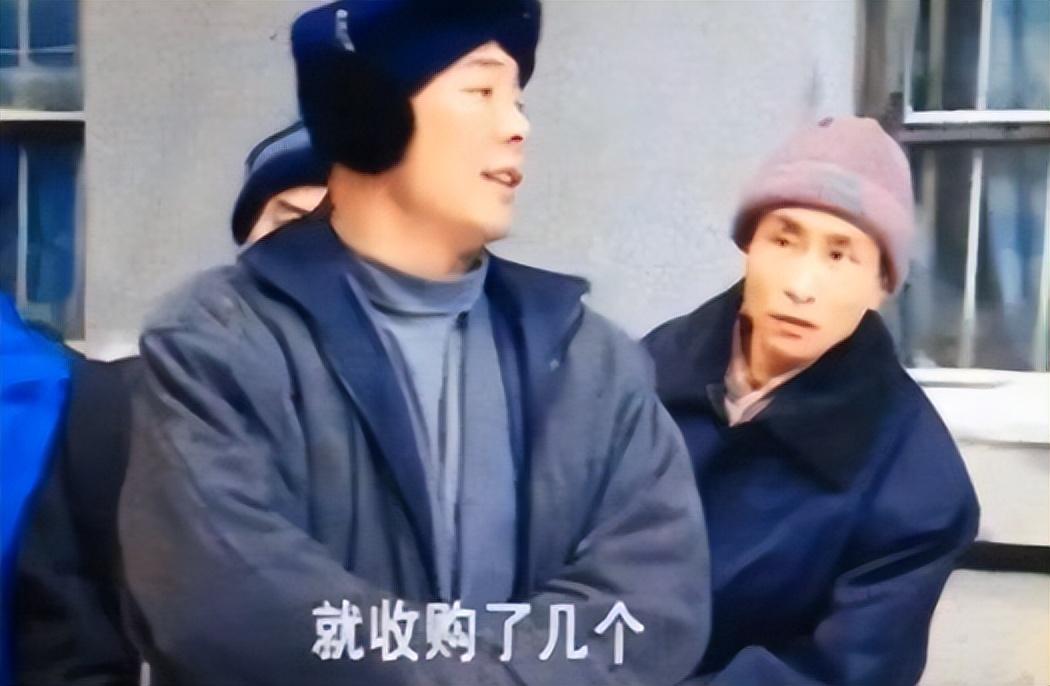 很多熟悉的面孔呈现,就好比"偷井盖"的二人组,张铁林与冯小刚,如今都