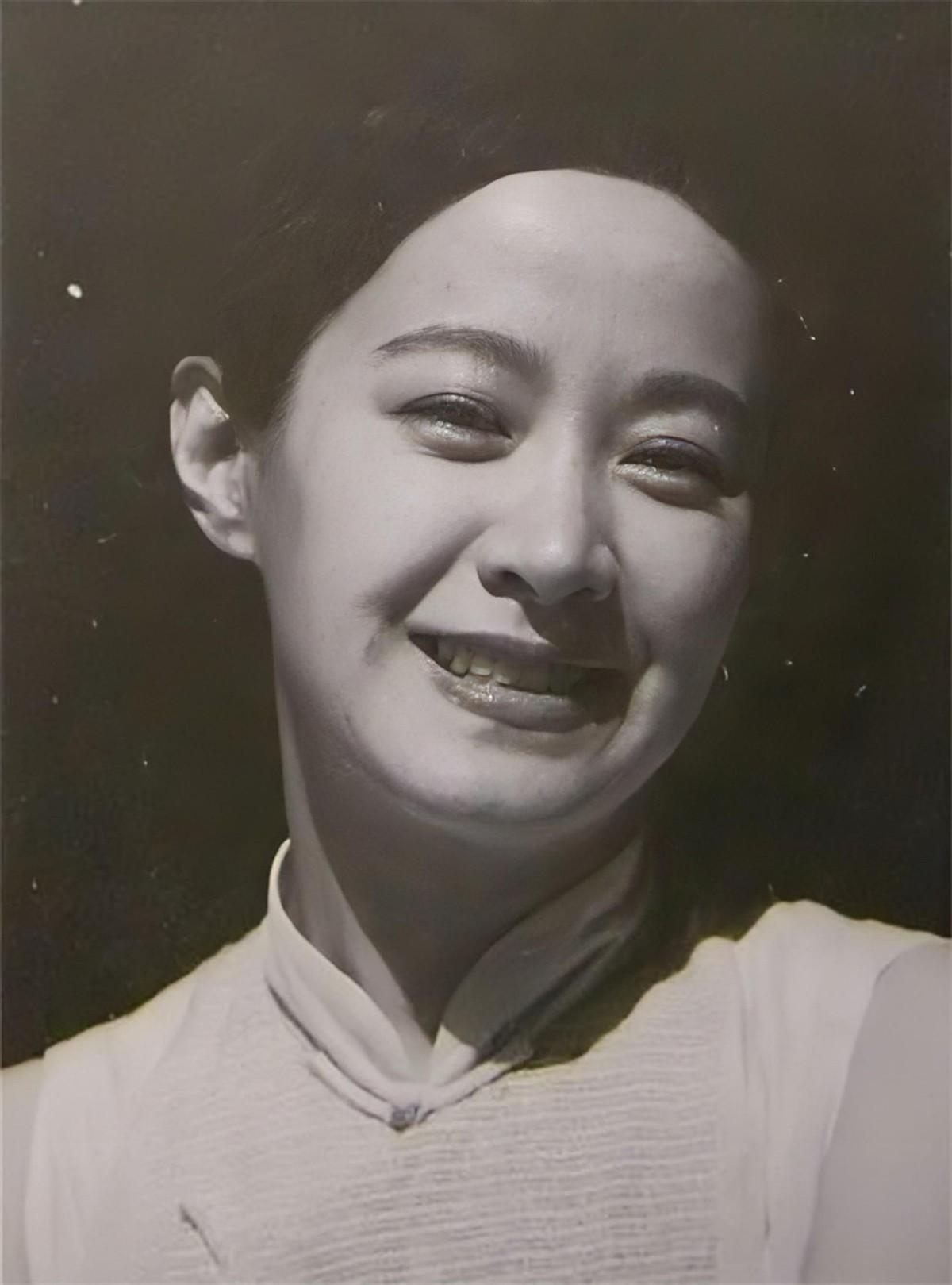 回顾剧雪前夫因病去世55岁无婚姻无子女不愿在演艺圈拍戏