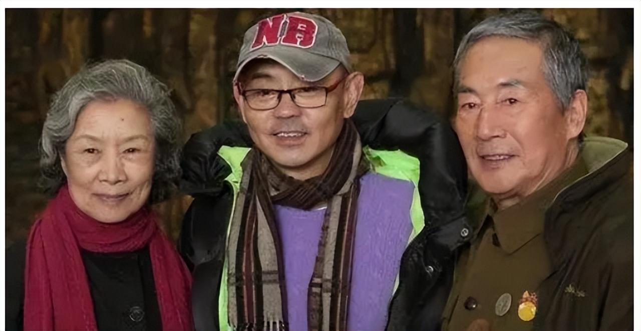 回顾演员杜雨露患癌不幸离世葬礼才来了6人妻子近况如何