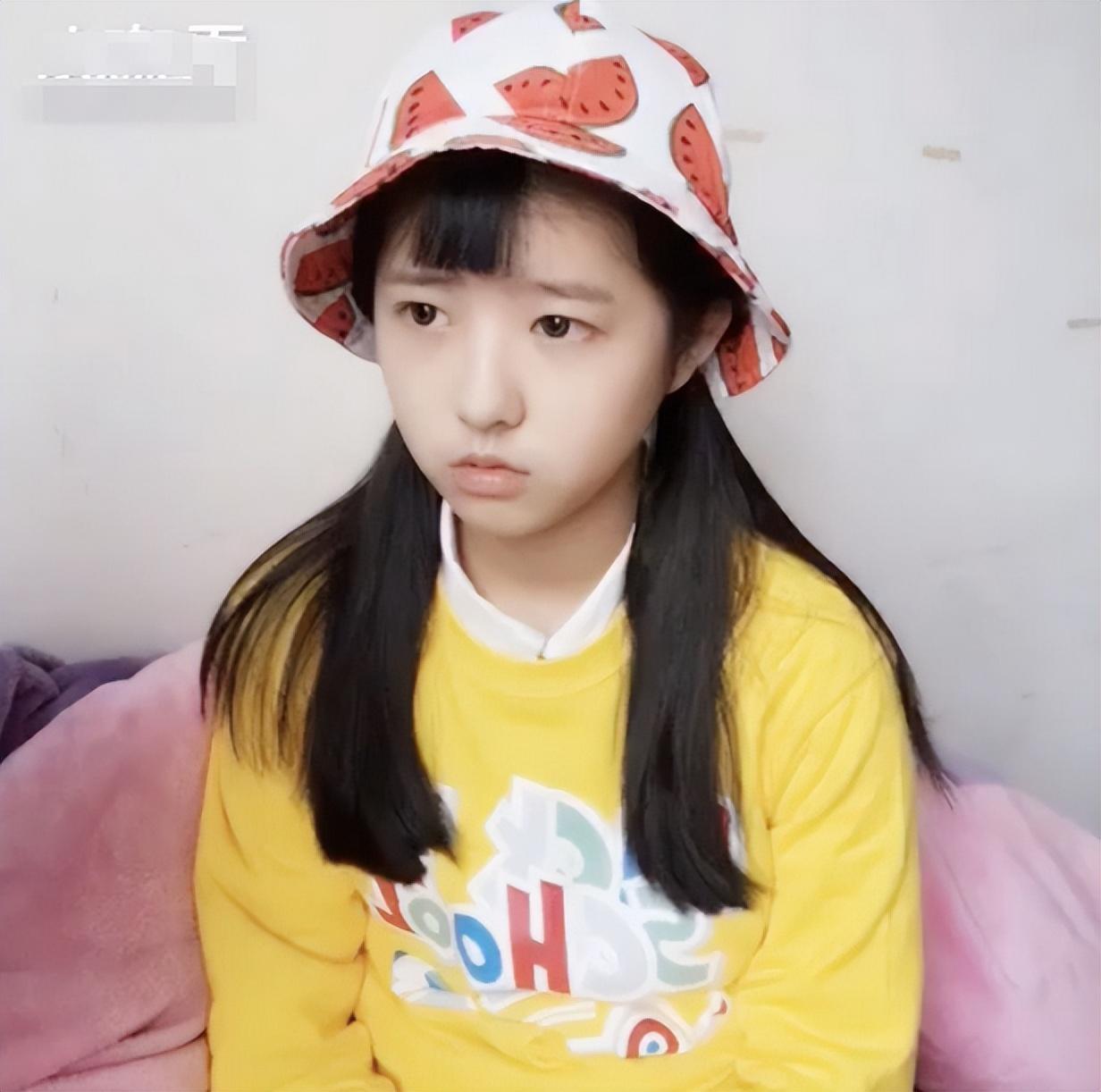 回顾长得又老又幼的女星周冬雨身材干瘦卜冠今老态却屡演少女