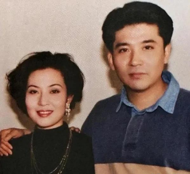 回顾低调恩爱的演员夫妻陶泽如与妻子是校友佟瑞欣与夏菁甜蜜